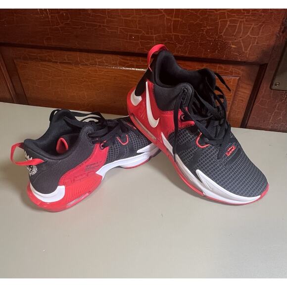 Nike | Shoes | Nike Lebron Witness 7 Basketball Sneakers  display picture 2